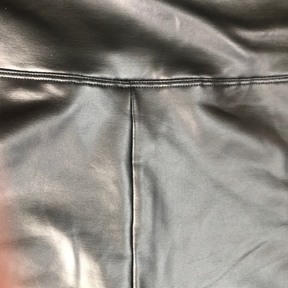 Faux Leather Leggings Light & Stretchy NWT - Picture 6 of 7